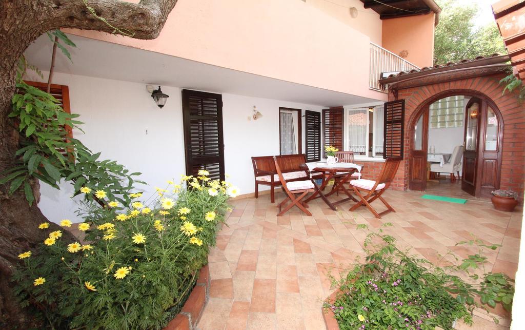 Apartments Villa Lucu Rovinj Exterior foto
